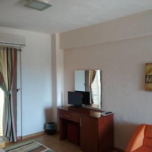 Budget King Room